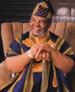 Lire la suite à propos de l’article Pete Edochie à 79 Ans : La Légende Vivante de Nollywood